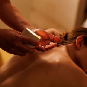 MYSTIC MOMENT – CANDLE MASSAGE